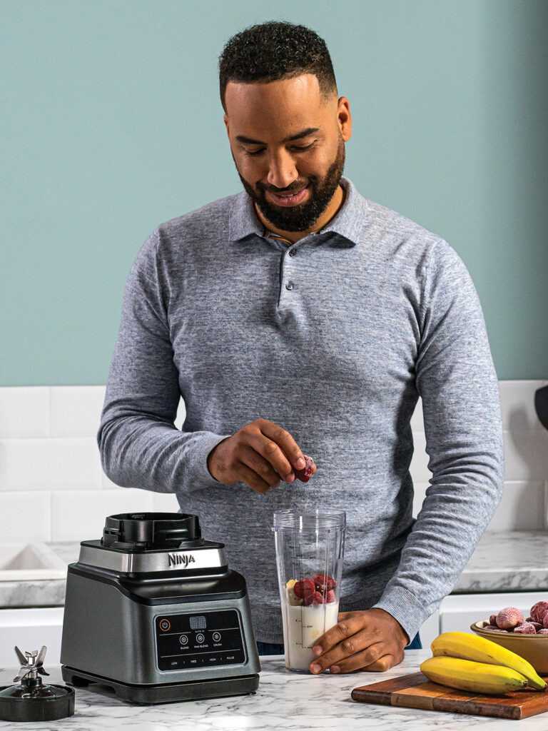 Ninja_2in1_Blender_BN750UK_Preparing_Cup_Smoothie-1200x1600